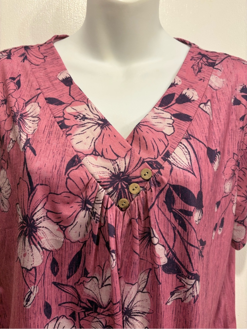 Floral V-Neck Short Sleeve Blouse in Rose Pink size large - Picture 4 of 7